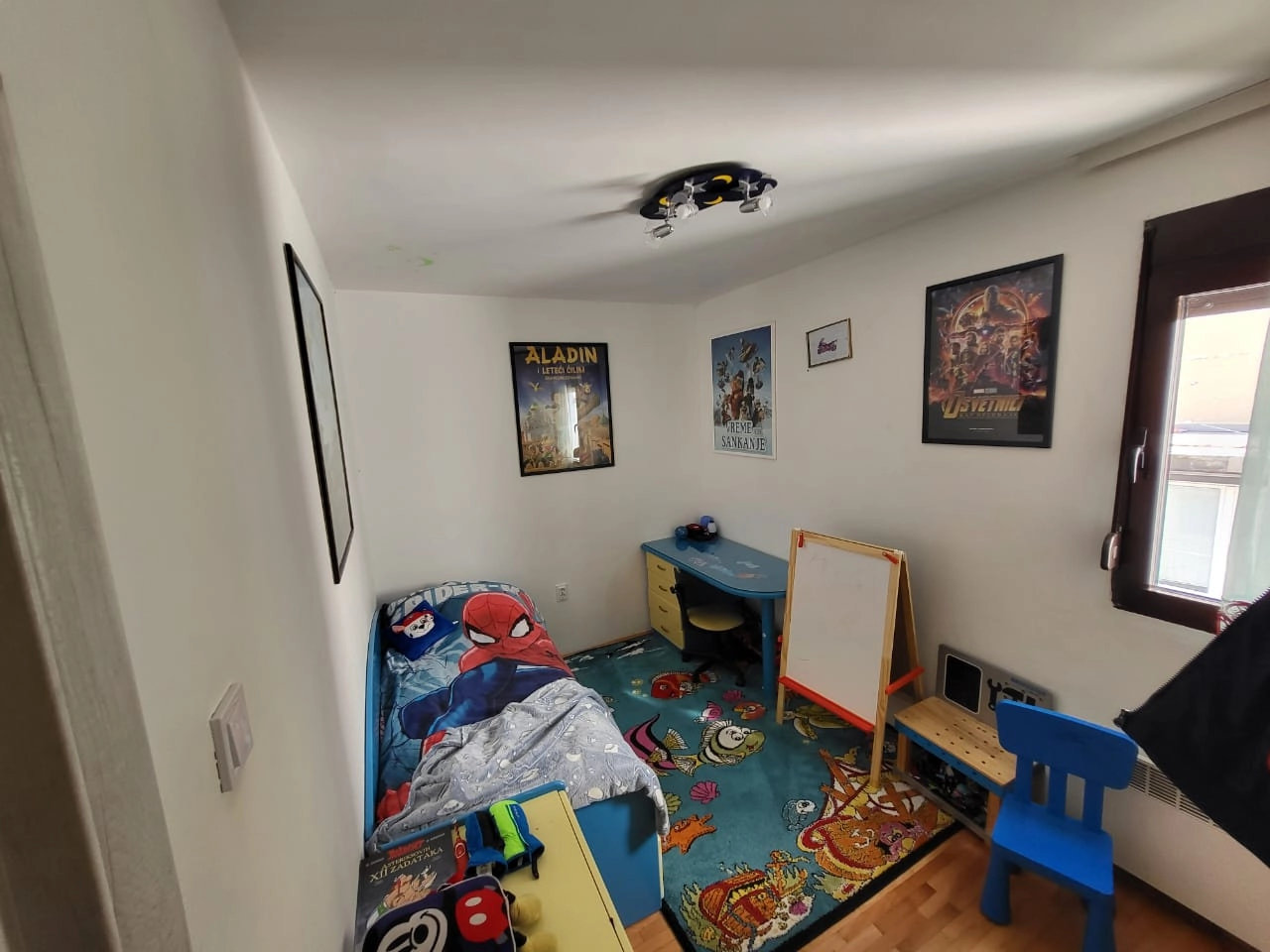 Trosoban stan 100 m² sa pogledom na grad i more – Babin Do, Budva