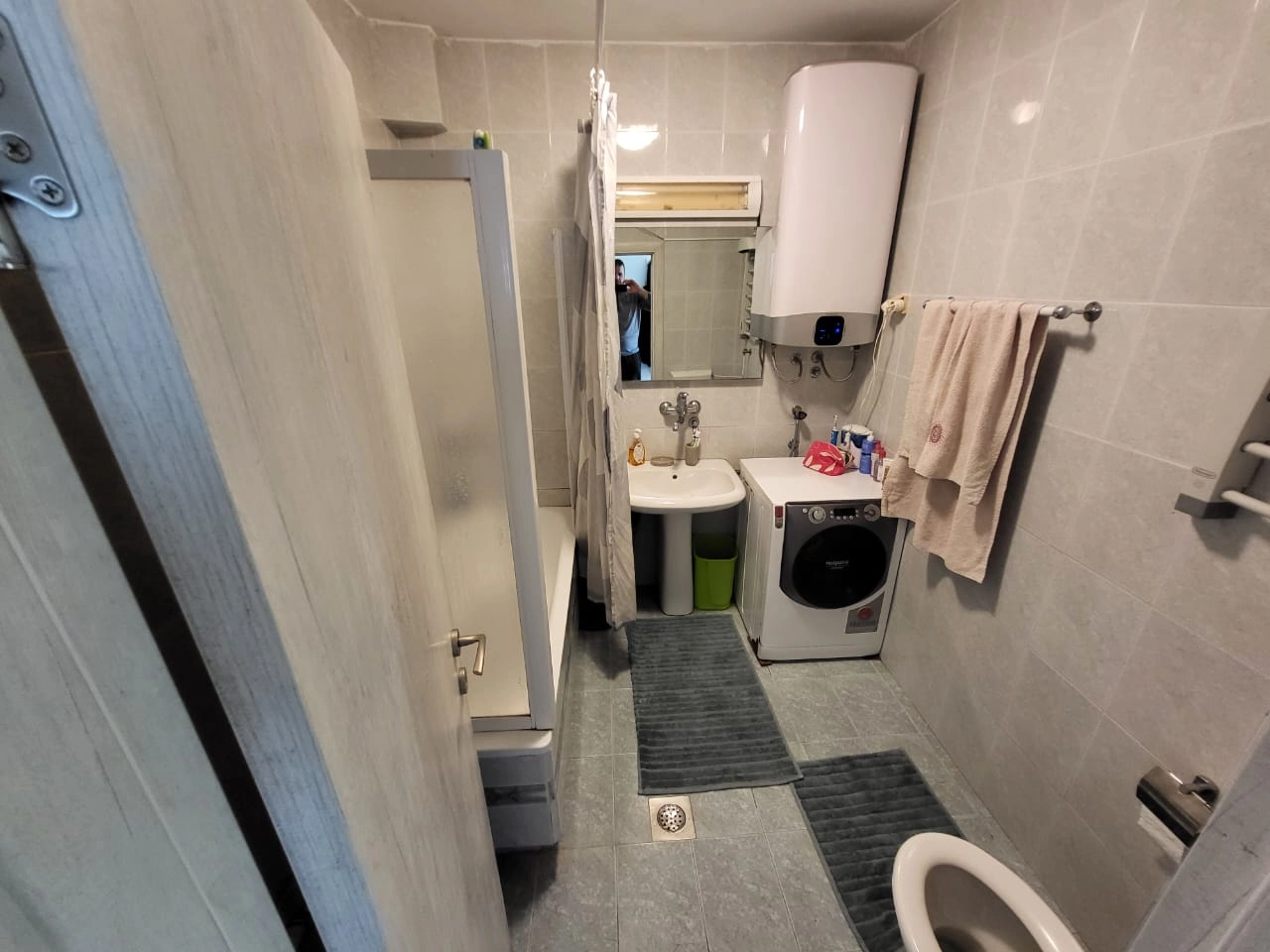 Trosoban stan 100 m² sa pogledom na grad i more – Babin Do, Budva