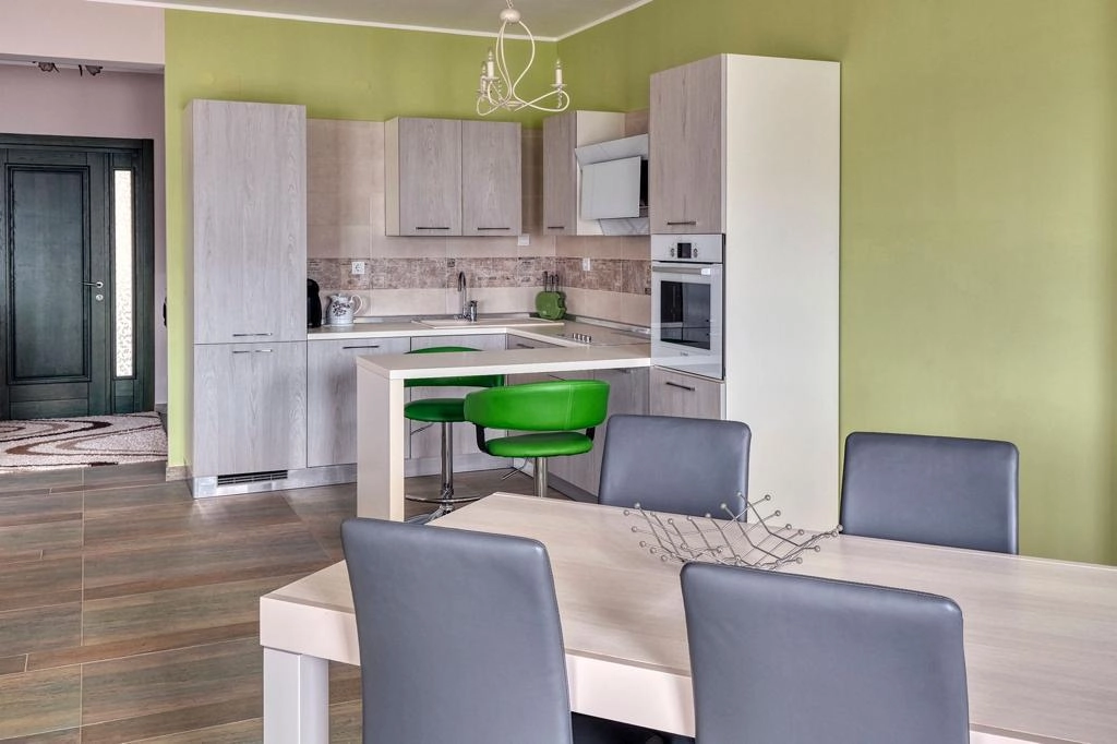 Dvosoban stan 135 m² sa pogledom na Bokokotorski zaliv – Kumbor, Herceg Novi