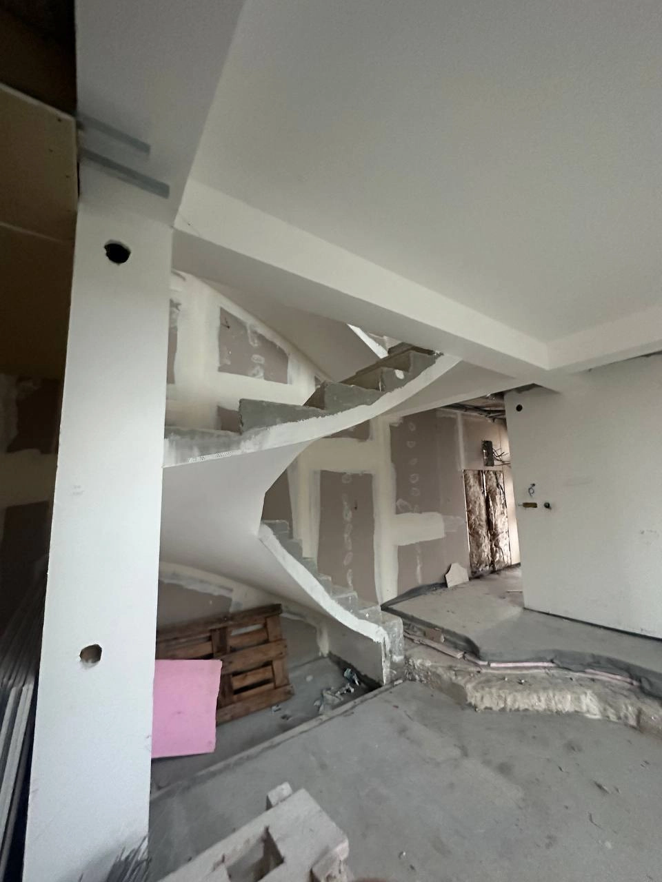 Nedovršena kuća 516 m² na placu od 1684 m², 10 m od mora – Prčanj, Kotor