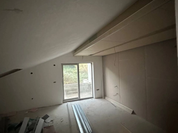 Nedovršena kuća 516 m² na placu od 1684 m², 10 m od mora – Prčanj, Kotor