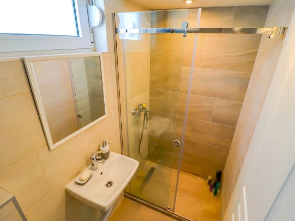 Trosoban stan 112 m² potpuno renoviran, u centru – Bar