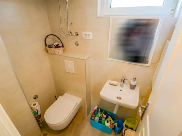 Trosoban stan 112 m² potpuno renoviran, u centru – Bar