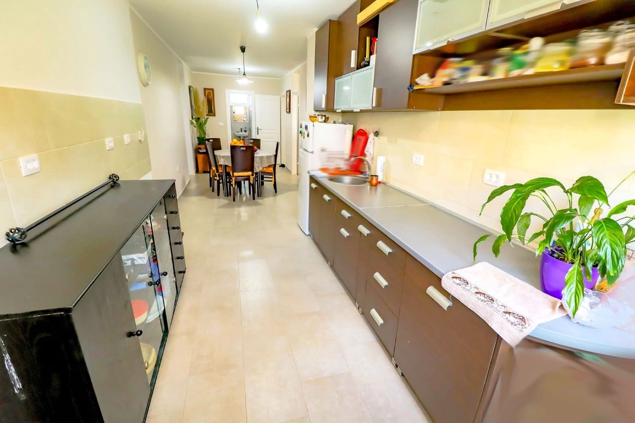Trosoban-stan-u-centru-Bara-9 Trosoban stan 112 m² potpuno renoviran, u centru – Bar