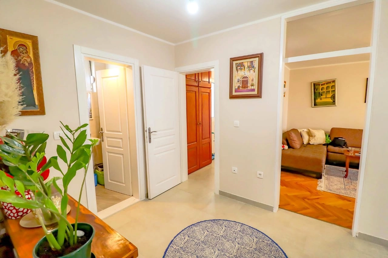 Trosoban-stan-u-centru-Bara-11 Trosoban stan 112 m² potpuno renoviran, u centru – Bar