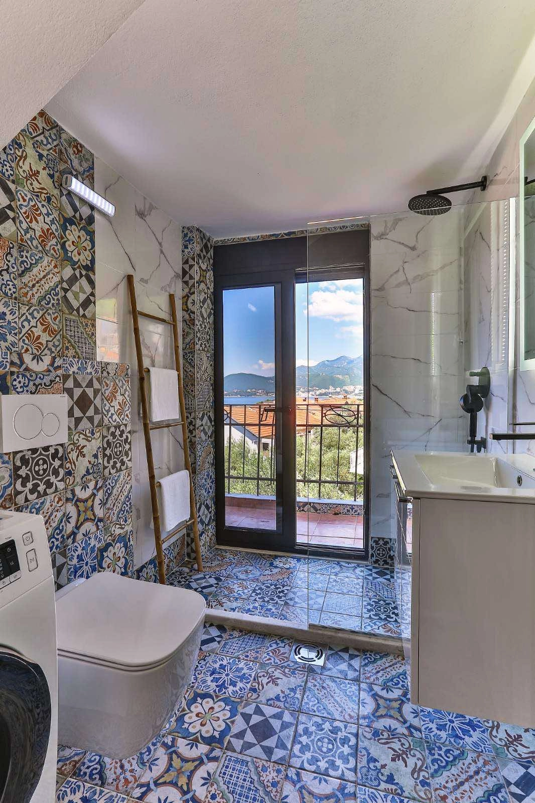 Dvosoban stan 100 m² sa pogledom na more – Sveti Stefan, Budva