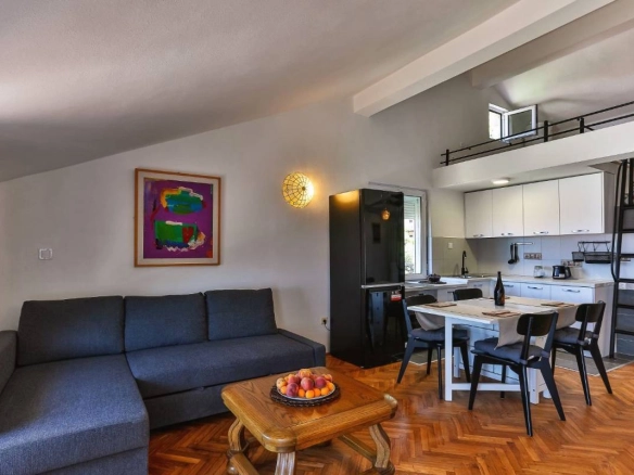 Dvosoban stan 100 m² sa pogledom na more – Sveti Stefan, Budva