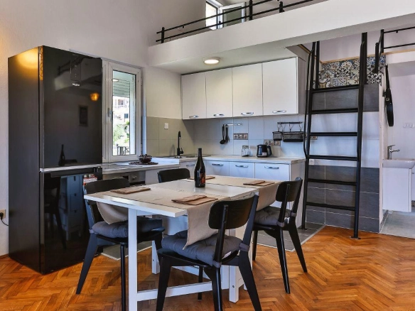 Dvosoban stan 100 m² sa pogledom na more – Sveti Stefan, Budva