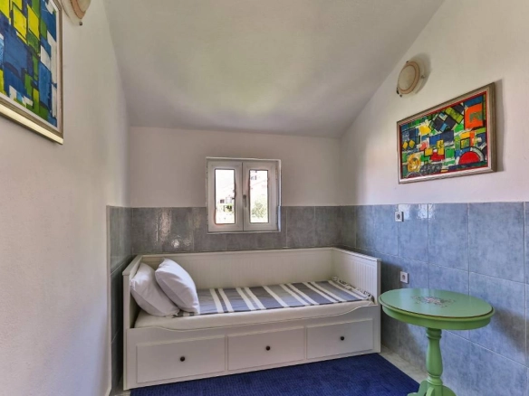 Dvosoban stan 100 m² sa pogledom na more – Sveti Stefan, Budva