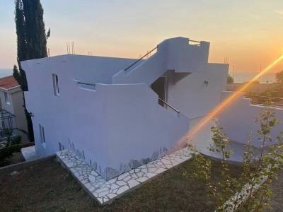 Kuća sa pogledom na more u Dobroj Vodi