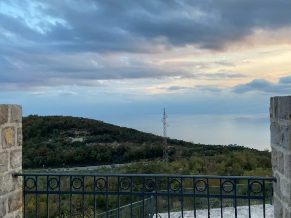 Kuća u pastoralnom stilu sa bazenom