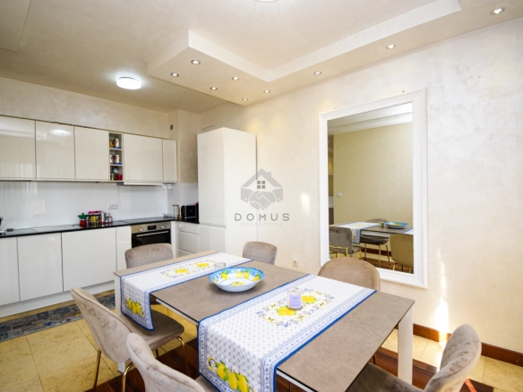 Izdavanje: Četvorosoban stan 130 m² – Centar, Podgorica — fotografija 4
