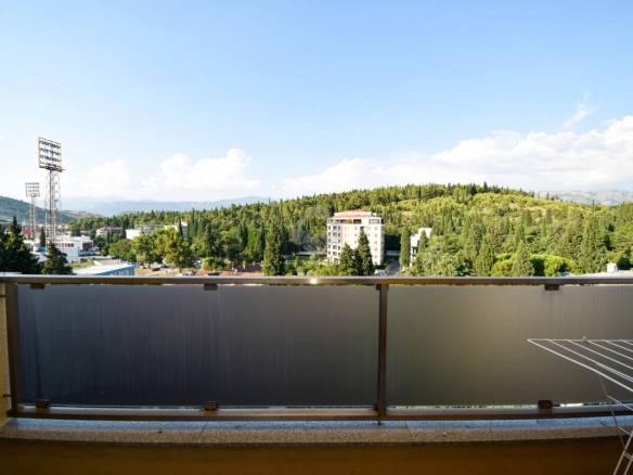 Izdavanje: Četvorosoban stan 130 m² – Centar, Podgorica — fotografija 12