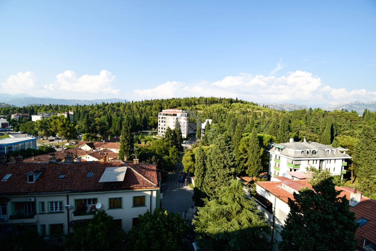 Izdavanje: Četvorosoban stan 130 m² – Centar, Podgorica — fotografija 13