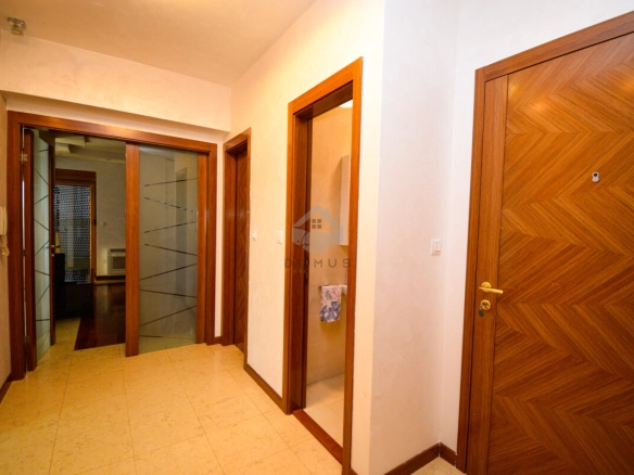 Izdavanje: Četvorosoban stan 130 m² – Centar, Podgorica — fotografija 14