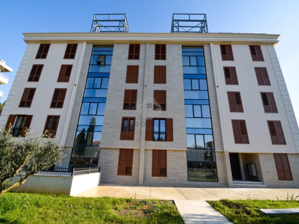 Jednosoban stan 42 m² + parking