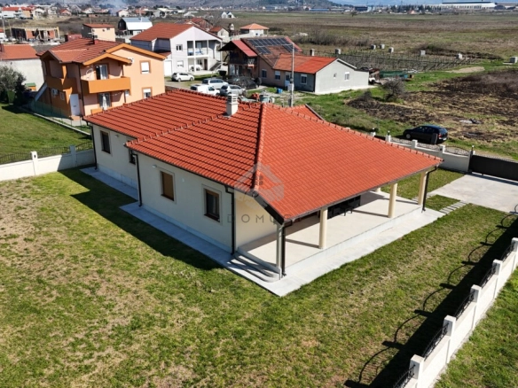 Porodična kuća 200 m² na placu 1.300 m², Kokoti – Podgorica