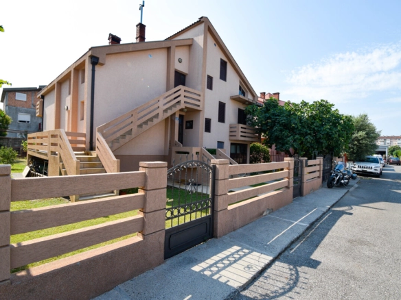 Porodična kuća 300 m² na placu 480 m²
