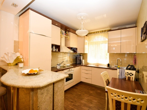 Porodična kuća 300 m² na placu 800 m², Zabjelo – Podgorica