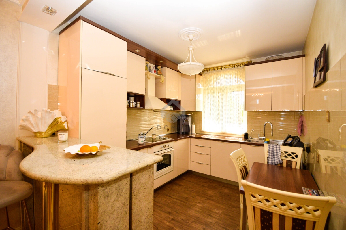Porodicna-kuca-300-m²-na-placu-800-m²-Zabjelo-–-Podgorica-10 Porodična kuća 300 m² na placu 800 m², Zabjelo – Podgorica