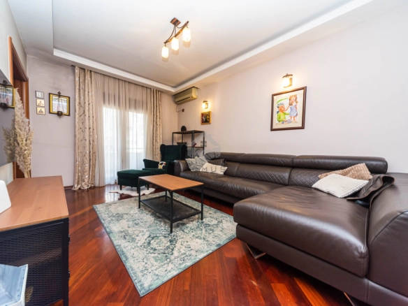 Dvosoban stan 82 m² + podrum 14 m²
