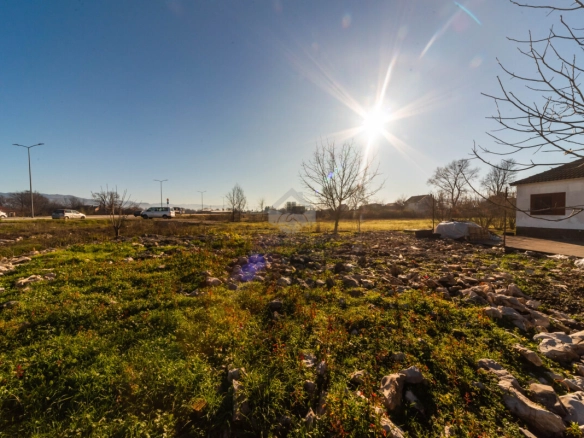 Plac 3.700 m² za industriju i proizvodnju – Danilovgrad