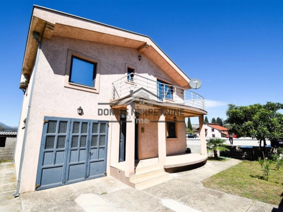 Porodična kuća 160 m² na placu 400 m²