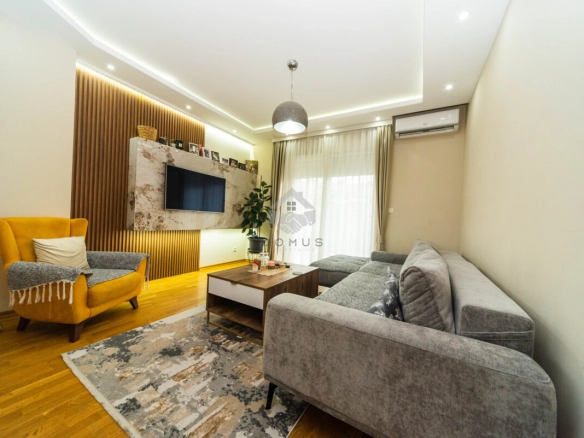 Dvosoban stan 81 m² + garaža