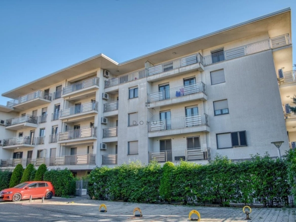 Dvosoban stan 90 m² + parking