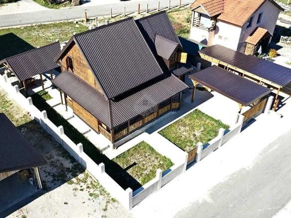 Kuća 122 m² na placu 303 m²