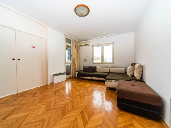 Dvosoban stan 76 m²