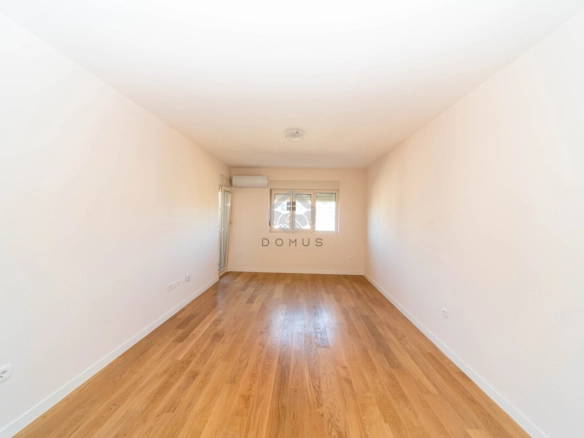 Jednosoban stan 50 m² + garaža