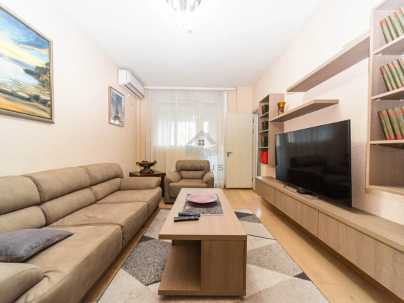 Dvosoban stan 72 m²