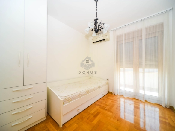 Izdavanje: Trosoban stan 150 m² – Preko Morače, Podgorica — fotografija 16