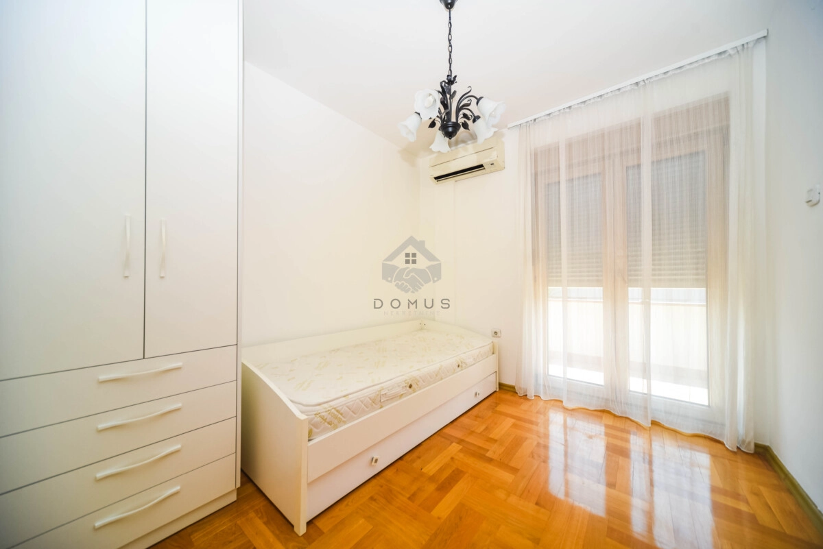 Izdavanje: Trosoban stan 150 m² – Preko Morače, Podgorica — fotografija 16