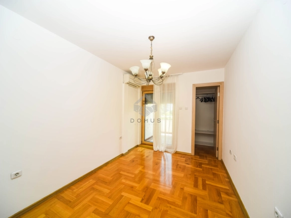 Izdavanje: Trosoban stan 150 m² – Preko Morače, Podgorica — fotografija 17