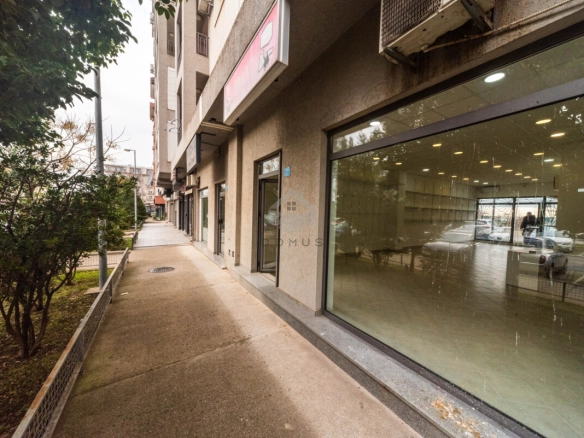 Izdavanje: Poslovni prostor 120 m² – Stari aerodrom, Podgorica — fotografija 7