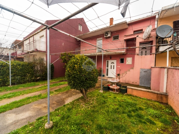 Kuća 150 m² na placu 220 m²