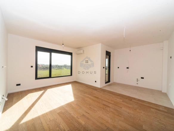 Dvosoban stan 85 m² + parking