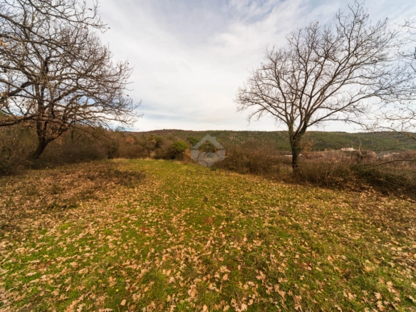 Zemljište 5.200 m²
