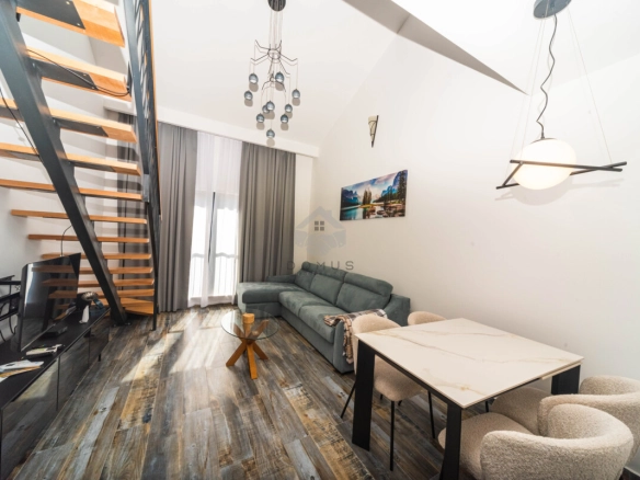 Jednosoban dupleks stan 48 m²
