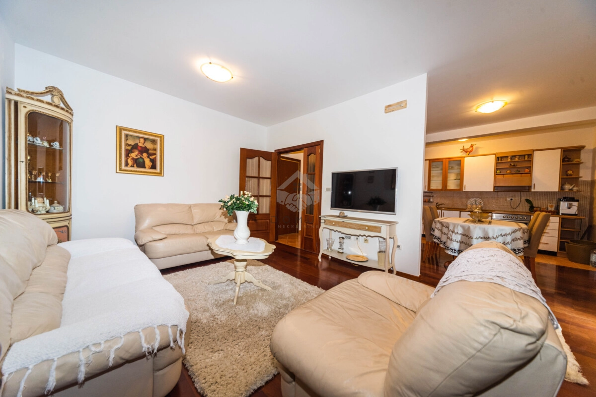 Trosoban-stan-100-m²-garaza-Gorica-C-–-Podgorica Trosoban stan 100 m² + garaža