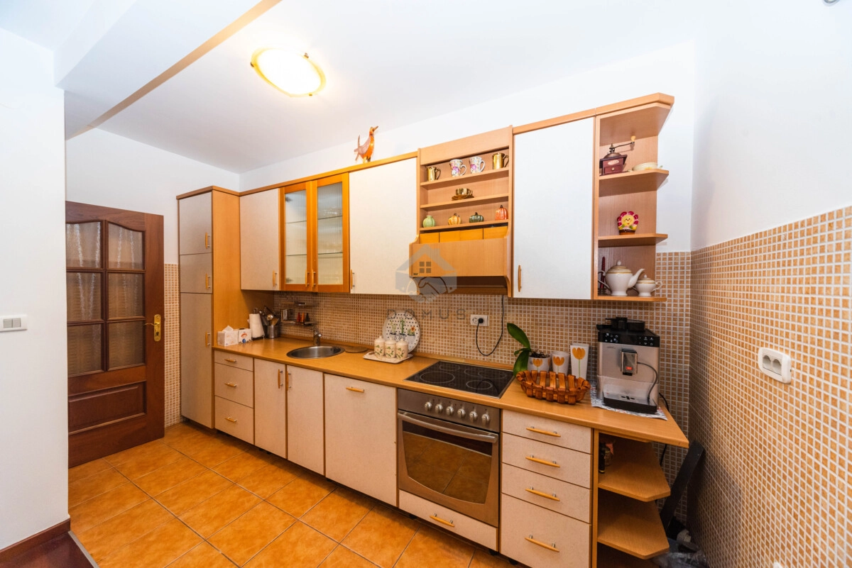 Trosoban-stan-100-m²-garaza-Gorica-C-–-Podgorica-4 Trosoban stan u Gorici C, Podgorica — fotografija 5
