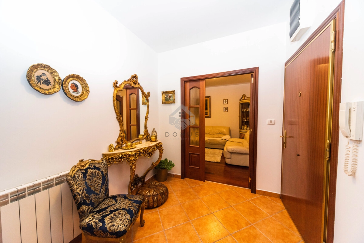Trosoban-stan-100-m²-garaza-Gorica-C-–-Podgorica-12 Trosoban stan u Gorici C, Podgorica — fotografija 13