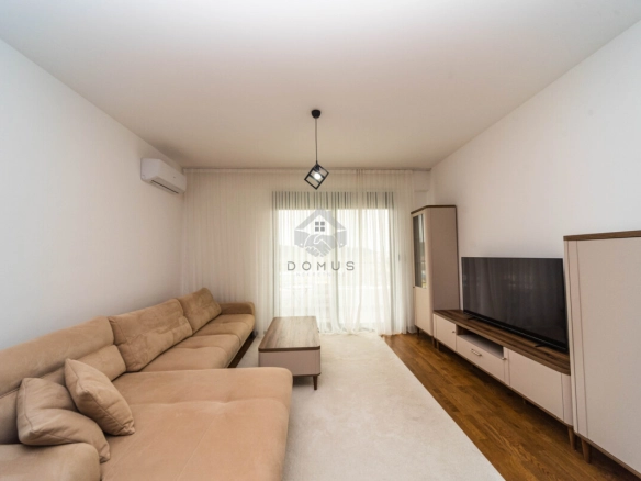 Dvosoban namješten stan 70 m²