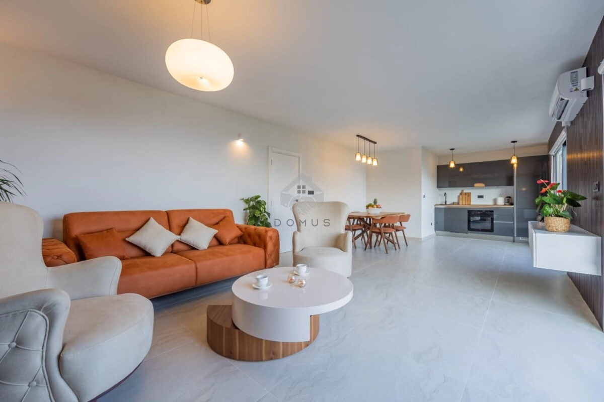 Izdavanje: Kuća 300 m² – Markovići, Budva — fotografija 9