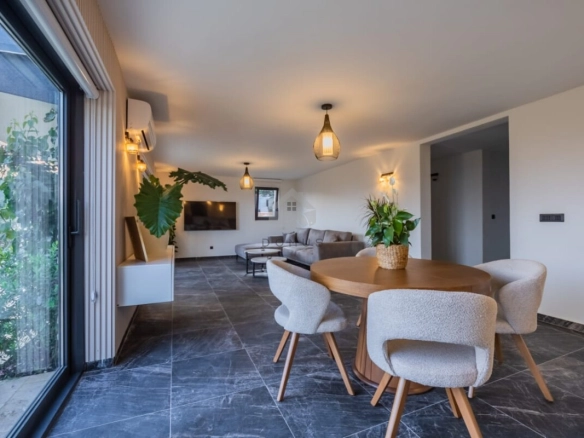 Izdavanje: Kuća 300 m² – Markovići, Budva — fotografija 12