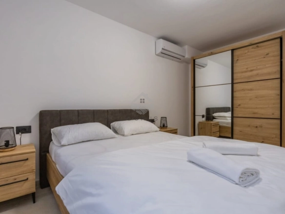 Izdavanje: Kuća 300 m² – Markovići, Budva — fotografija 19
