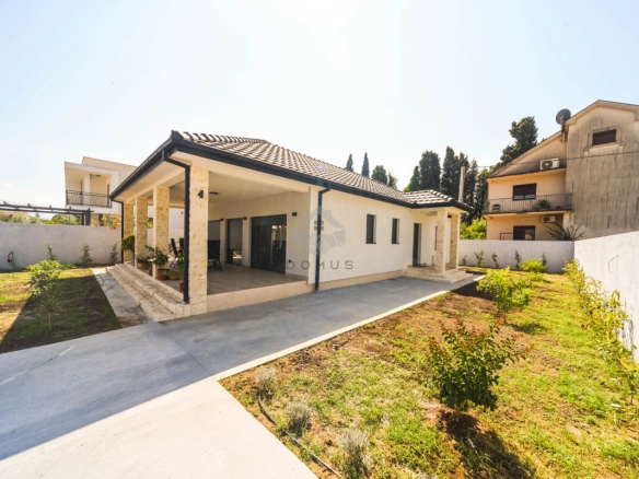 Prizemna kuća 100 m² na placu 500 m²