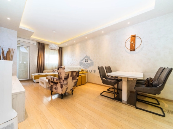 Dvosoban stan 66 m² + garaža